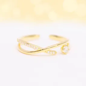 Sparkling Intertwined Ring